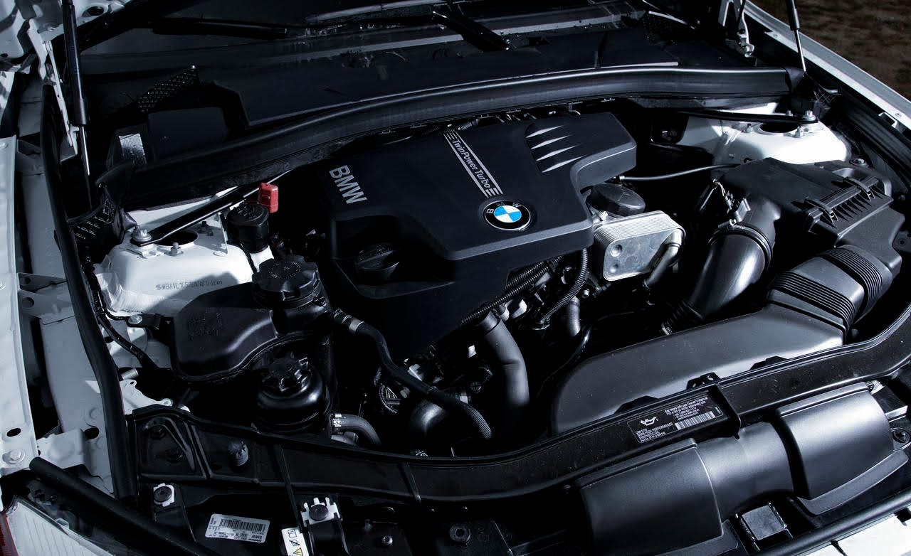BMW x1 28i xDrive 2015 - Thumbnail 2