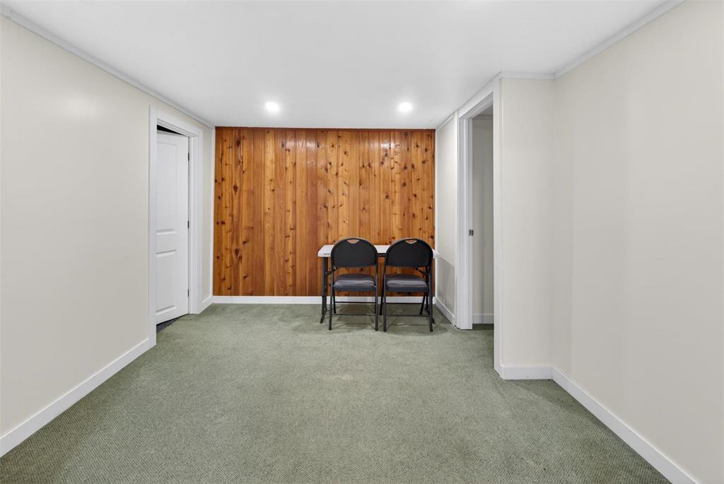 Spacious Home Near University of Manitoba - Thumbnail 10