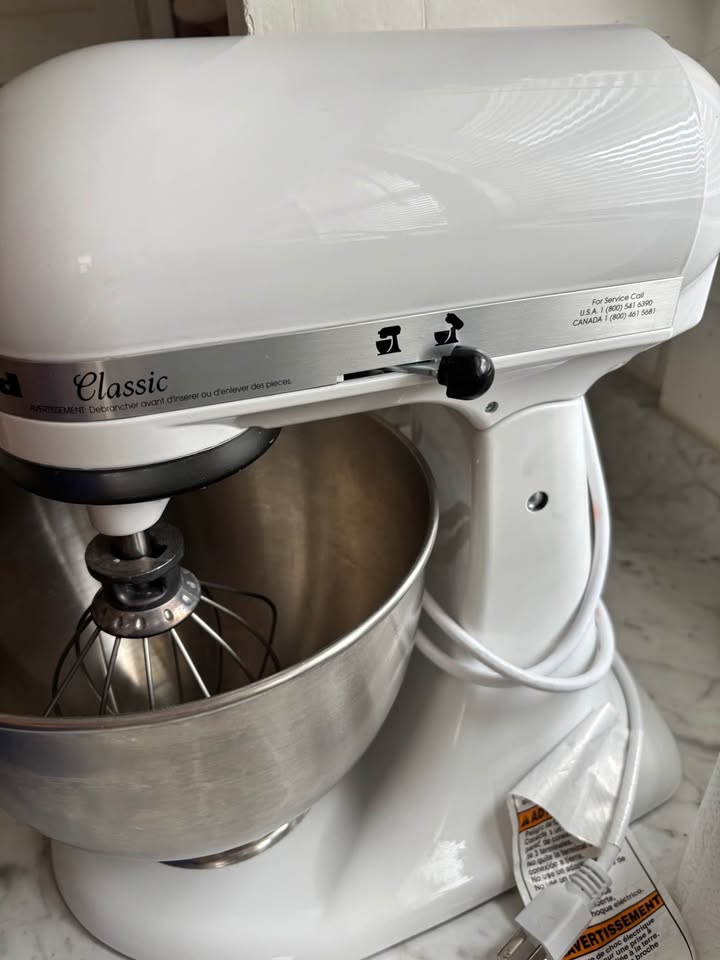 Kitchen aid mixer  - Thumbnail 5
