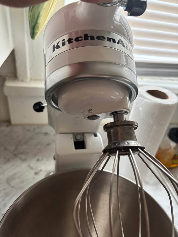 Kitchen aid mixer  - Thumbnail 4