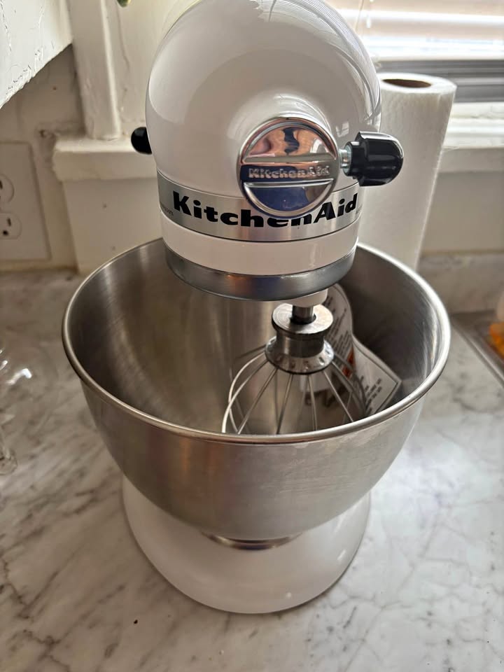 Kitchen aid mixer 