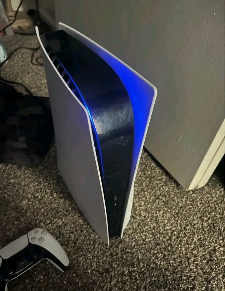 Playstation 5 - Thumbnail 2
