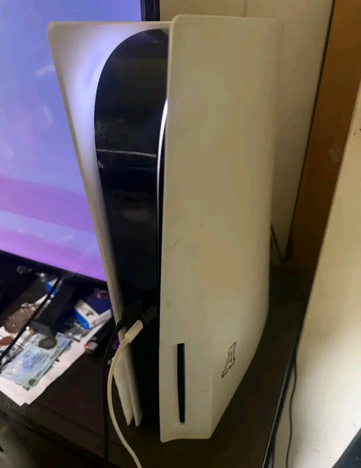 Playstation 5 - Thumbnail 5