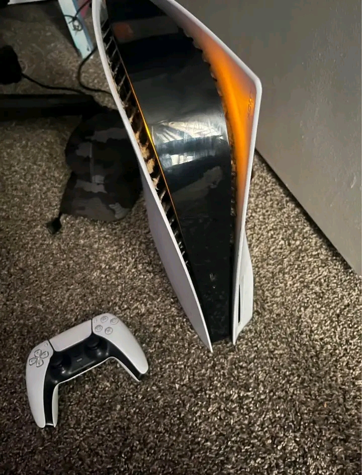 Playstation 5 - Thumbnail 3